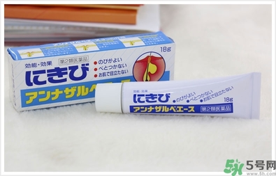 白兔祛痘膏和獅王哪個(gè)好？白兔牌暗瘡膏哪款好？