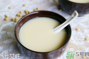 早上喝豆?jié){有什么好處?早上喝豆?jié){會胖嗎? 早上喝豆?jié){有什么好處?早上喝豆?jié){會胖嗎?