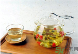 菊花茶可以天天喝嗎？菊花茶喝多了會(huì)怎么樣？