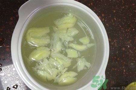 寶寶咳嗽喝大蒜水有用嗎？小孩咳嗽能喝大蒜水嗎？
