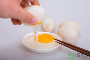 雞蛋和鴨蛋可以一起吃嗎？雞蛋和鴨蛋可以一起炒嗎？