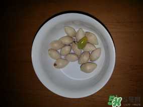 白果可以放微波爐嗎？白果放微波爐轉(zhuǎn)幾分鐘？