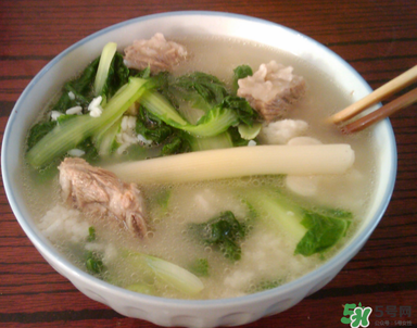 燉排骨什么時候放鹽最好？燉排骨放什么調(diào)料？