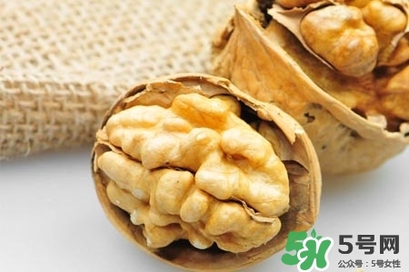 核桃一天什么時(shí)候吃最好？吃核桃有啥講究嗎？