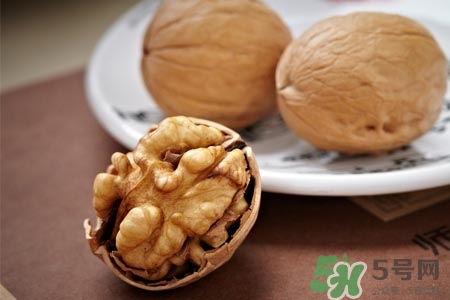 晚上吃核桃會胖嗎？核桃吃多了會變胖嗎？
