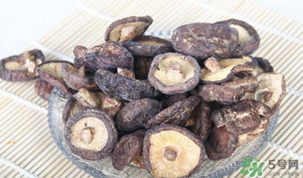 干香菇發(fā)霉了還能吃嗎？干香菇發(fā)霉怎么處理？