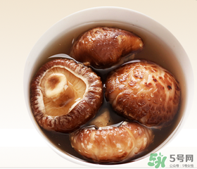 干香菇用什么水泡？干香菇用熱水還是冷水泡？