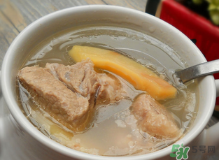 排骨湯為什么是白色的？排骨湯怎么熬成乳白色的？