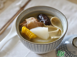 雞肉可以和白蘿卜一起燉湯嗎？雞肉和白蘿卜能一起吃嗎？