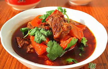 牛肉可以和胡蘿卜一起吃嗎？牛肉和胡蘿卜能一起吃嗎？