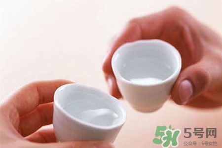 喝白酒能解牙痛嗎？牙痛能喝白酒嗎？