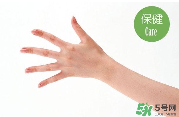 睡覺(jué)睡到半夜手麻是怎么回事？睡覺(jué)睡到半夜手麻怎么辦？