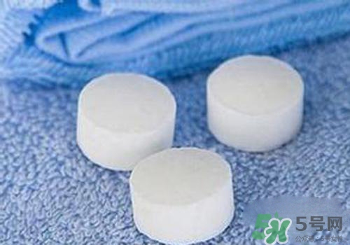 樟腦丸對(duì)跳蚤有用嗎？樟腦丸可以除跳蚤嗎？