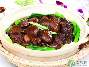 狗肉和什么一起吃最好？狗肉和什么一起燉好吃？