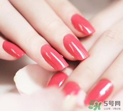 冬天涂什么顏色的指甲油好看？冬天適合什么顏色的指甲油？