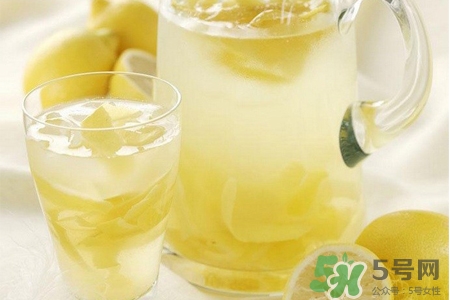 檸檬水可以用熱水泡嗎？檸檬水用涼水泡還是熱水泡？