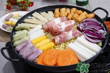 部隊(duì)年糕火鍋怎么做？韓國(guó)年糕火鍋怎么做？