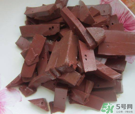 坐月子可以吃羊血嗎？坐月子能吃羊血嗎？