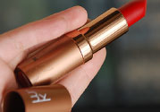 kvd口紅是什么牌子全名?kvd口紅是哪個(gè)國家的?