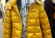 羽絨服需要干洗嗎？羽絨服干洗好還是水洗好？