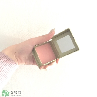貝玲妃蒲公英蜜粉怎么用？benefit貝玲妃蒲公英蜜粉使用方法