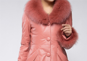 冬天穿皮衣和羽絨服哪個(gè)更保暖？冬天穿皮衣好還是羽絨服好？