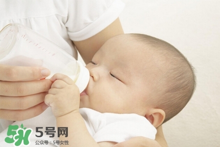 產(chǎn)后胸部下垂什么原因？產(chǎn)后胸部下垂怎么辦？