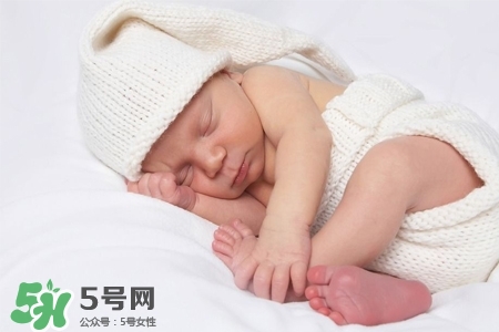 產(chǎn)后胸部下垂什么原因？產(chǎn)后胸部下垂怎么辦？
