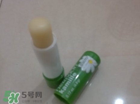 賀本清小甘菊唇膏生產(chǎn)日期怎么看？德國herbacin唇膏保質(zhì)期