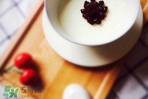 雙皮奶的營(yíng)養(yǎng)價(jià)值有哪些?功效作用是什么