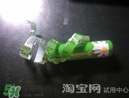 小甘菊唇膏小孩能用嗎？herbacin賀本清小甘菊唇膏小孩可以用嗎？