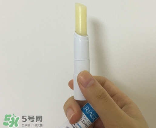 依泉和dhc唇膏哪個(gè)好？依泉唇膏和dhc唇膏哪個(gè)好？