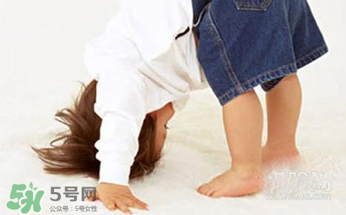 寶寶喜歡撞頭是怎么回事？寶寶喜歡撞頭怎么辦？