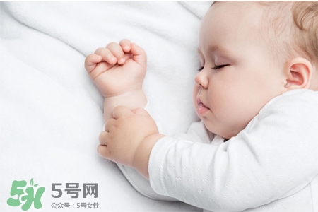 寶寶發(fā)燒怎么散熱？孩子發(fā)燒要散熱切忌捂