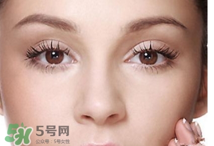 切眉后眼睛腫怎么辦？切眉后眼睛變形怎么回事怎么辦？