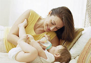 母乳和奶粉混合喂養(yǎng)好嗎？母乳和奶粉可以混在一起吃嗎？