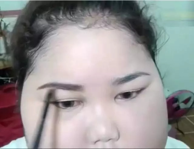 臉胖怎么化妝好看？臉大怎么化妝好看