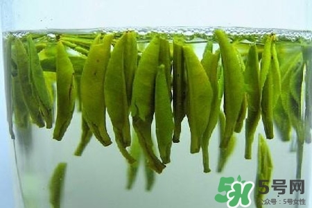 口含茶葉能治口臭嗎？口含茶葉有什么作用？