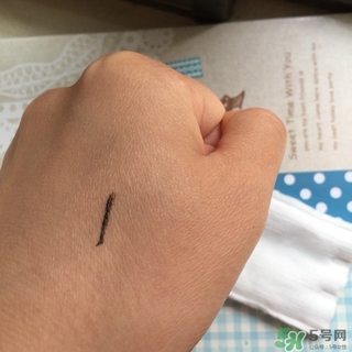 凡茜白茶卸妝油怎么用？凡茜卸妝油使用方法