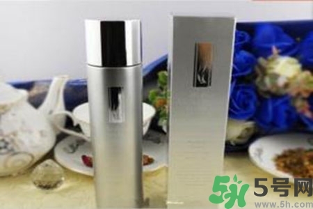 AHC神仙水效果怎么樣？AHC神仙水怎么用？