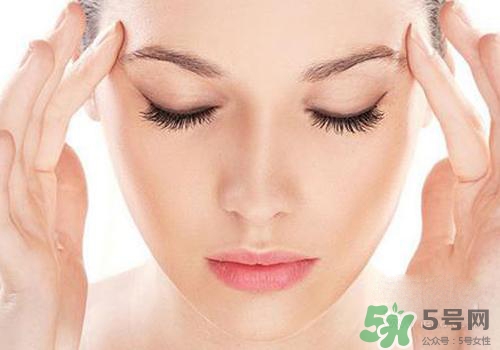 眼皮跳是冷敷還是熱敷？眼皮跳怎么辦？