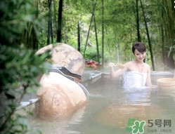 來月經(jīng)可以泡溫泉嗎？泡溫泉來月經(jīng)了怎么辦？