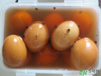 腌雞蛋臭了還能吃嗎？腌雞蛋臭了怎么辦？