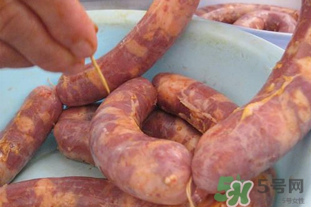 灌香腸一斤肉放多少鹽？10斤肉灌香腸放多少鹽？