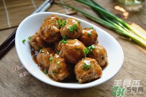 肉丸子可以用面粉嗎？肉丸子用什么粉？