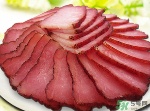腌肉發(fā)霉了還能吃嗎？腌肉長霉怎么辦？