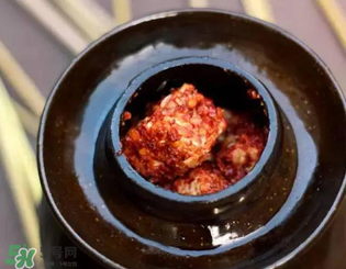 霉豆腐發(fā)黑還能吃嗎？霉豆腐長(zhǎng)黑點(diǎn)還能吃嗎？