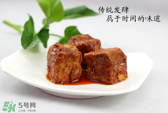 霉豆腐發(fā)黑還能吃嗎？霉豆腐長(zhǎng)黑點(diǎn)還能吃嗎？