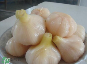 腌大蒜變綠還能吃嗎？大蒜腌制后變綠能吃嗎？