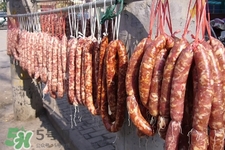 臘腸是曬干好還是風(fēng)干好？臘腸是曬干好還是陰干好？